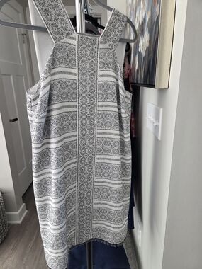 Maggy London White & Gray Patterned Mini Dress
